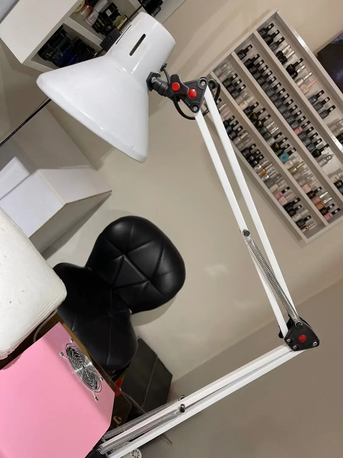 چراغ مطالعه|لامپ و چراغ|تهران, آبشار تهران (دریاچه)|دیوار