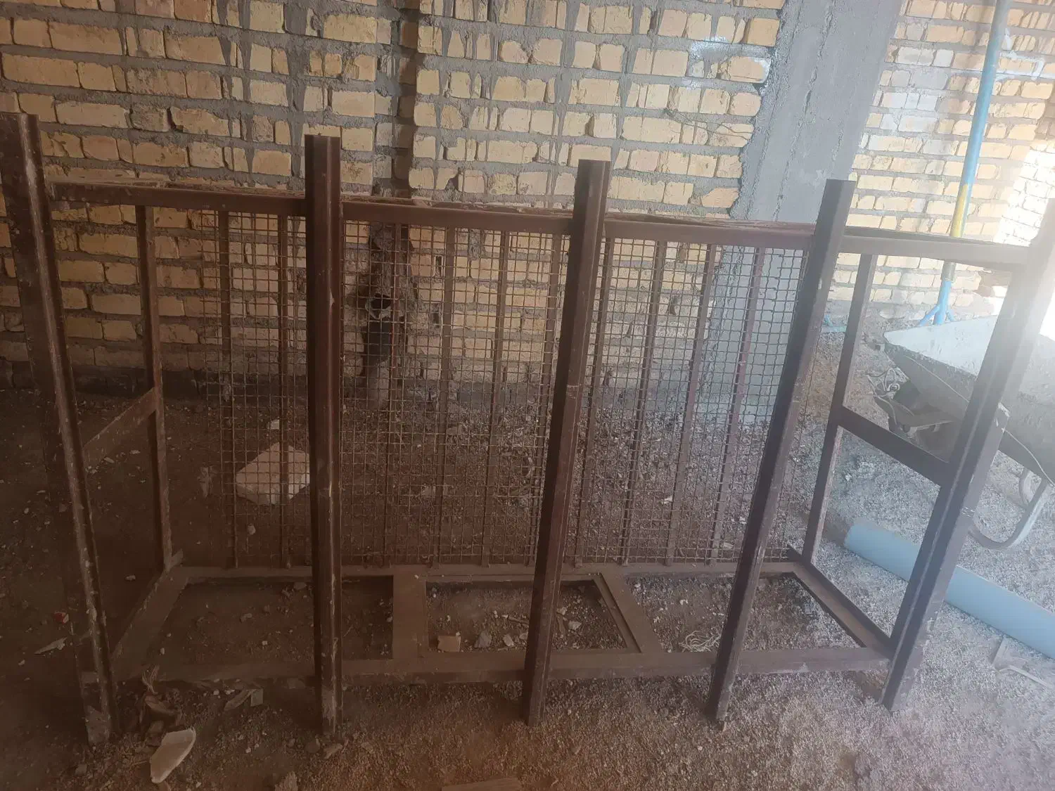 یک عدد روشنای روی بام به ارضه180وعرتفا90|مصالح و تجهیزات ساختمان|شیراز, شیخ علی چوپان|دیوار