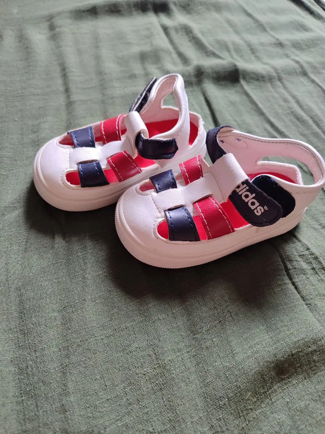 تعدادی کفش و کتونی  و چکمه و صندل کودک|کفش و لباس بچه|رشت, کوی مهر|دیوار