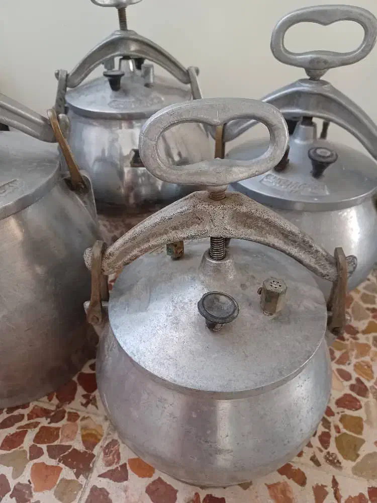 زوپز قدیمی نو|ظروف پخت‌وپز|سبزوار, چهارراه فرودگاه|دیوار