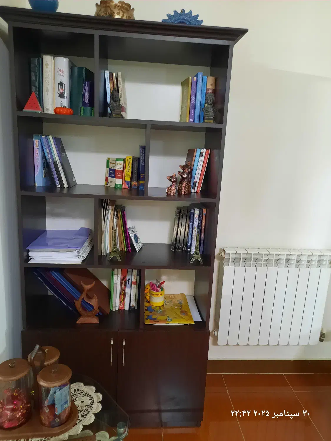 کتابخانه|کتابخانه، شلف، قفسه‌های دیواری|بابل, |دیوار