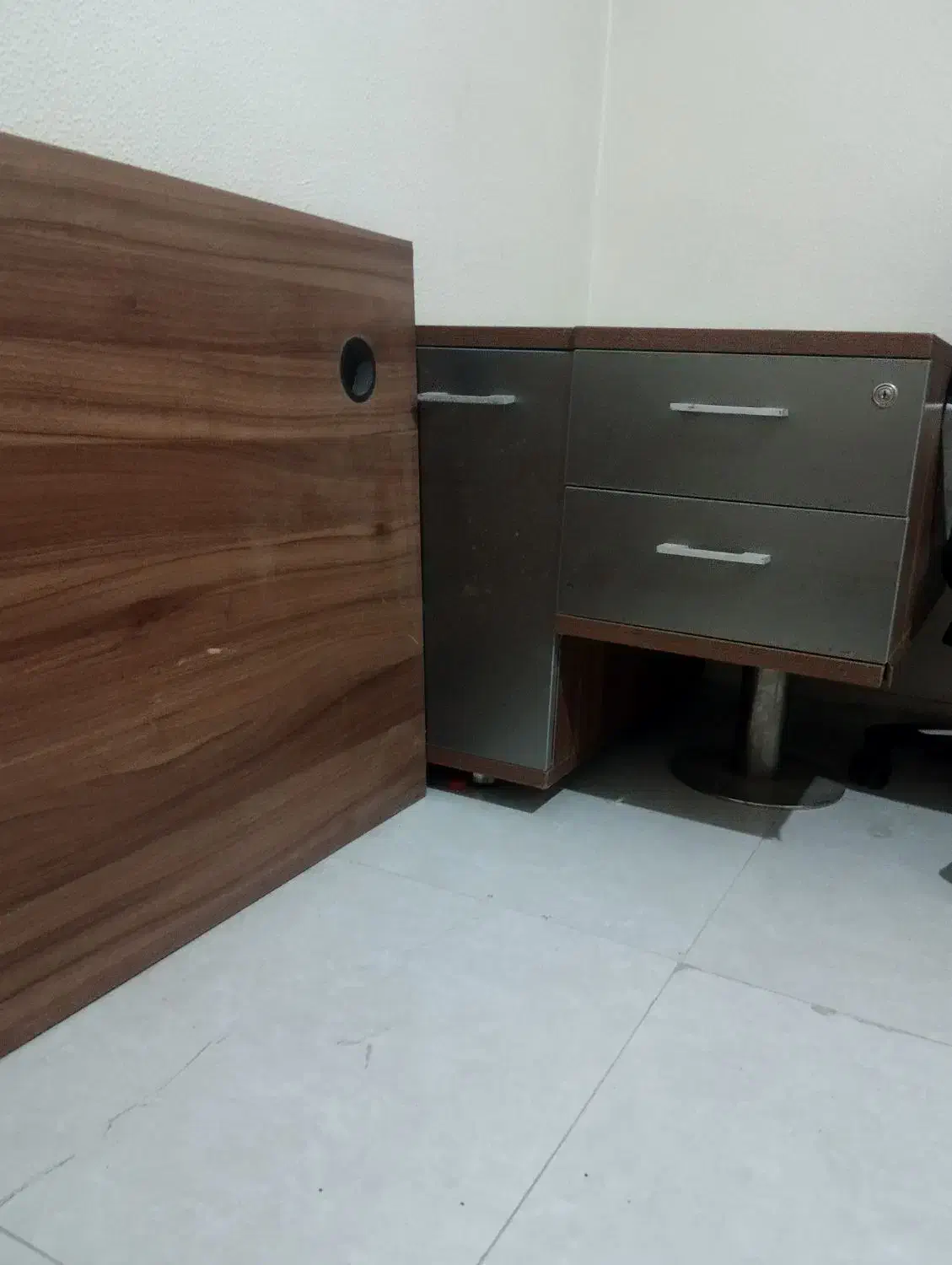 میز اداری و گیم با صندلی|مبلمان اداری|شاهین‌شهر, عطار|دیوار