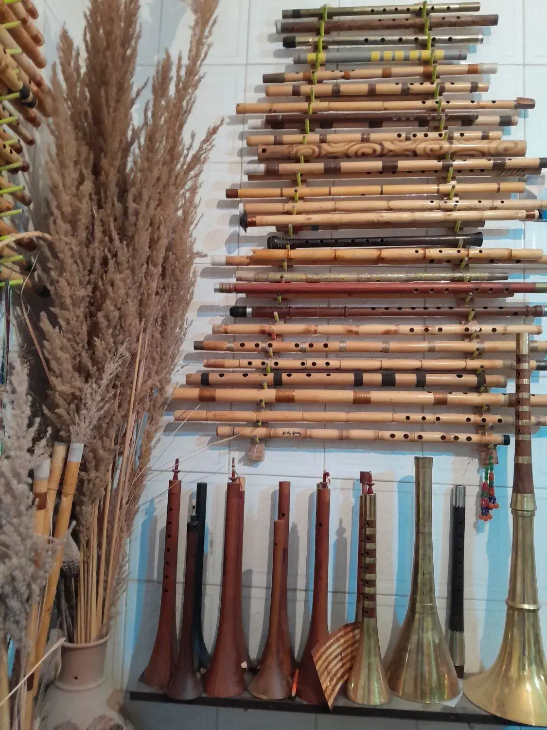 نی هفت بند|سازهای بادی|کرمان, |دیوار