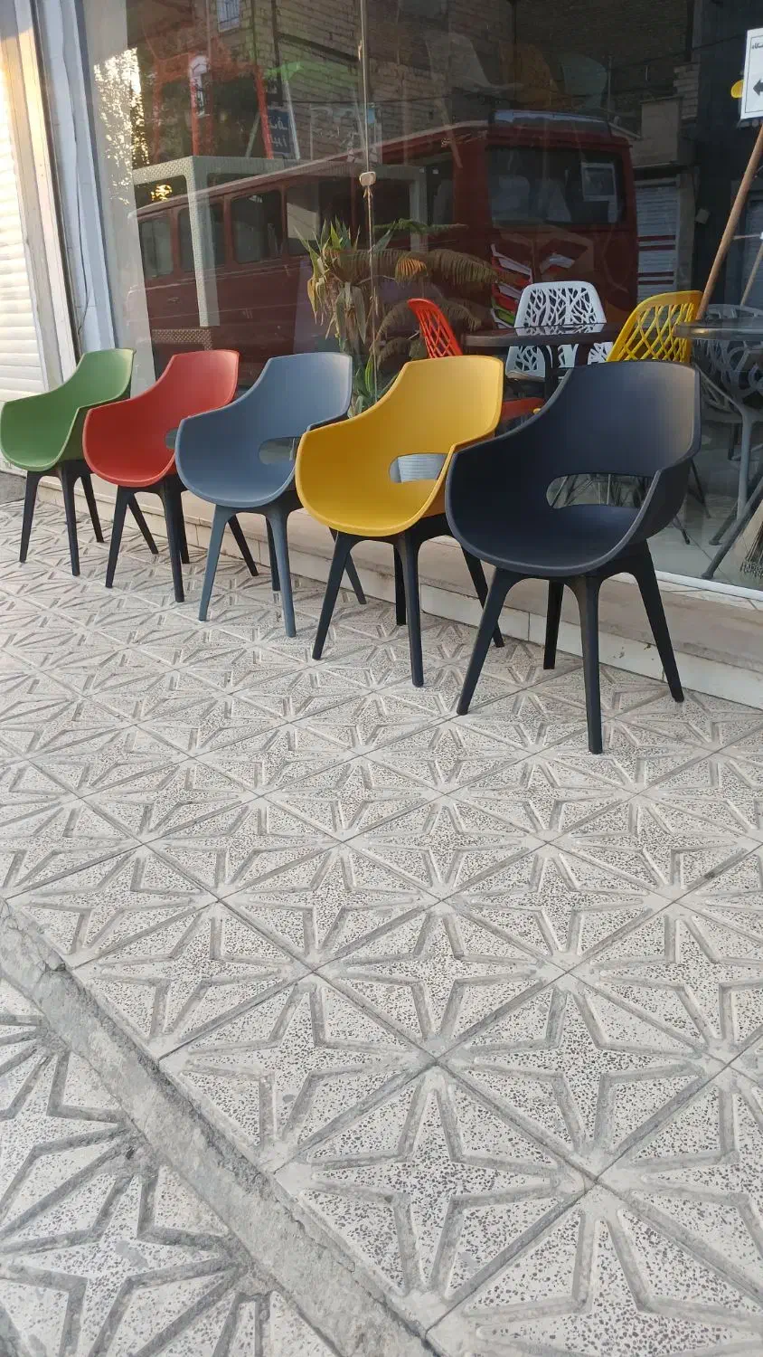 .میزو صندلی پلاستیکیmadar8655.کافه ای.NXمبل موسوی|میز و صندلی غذاخوری|کرج, شهرک سهرابیه|دیوار