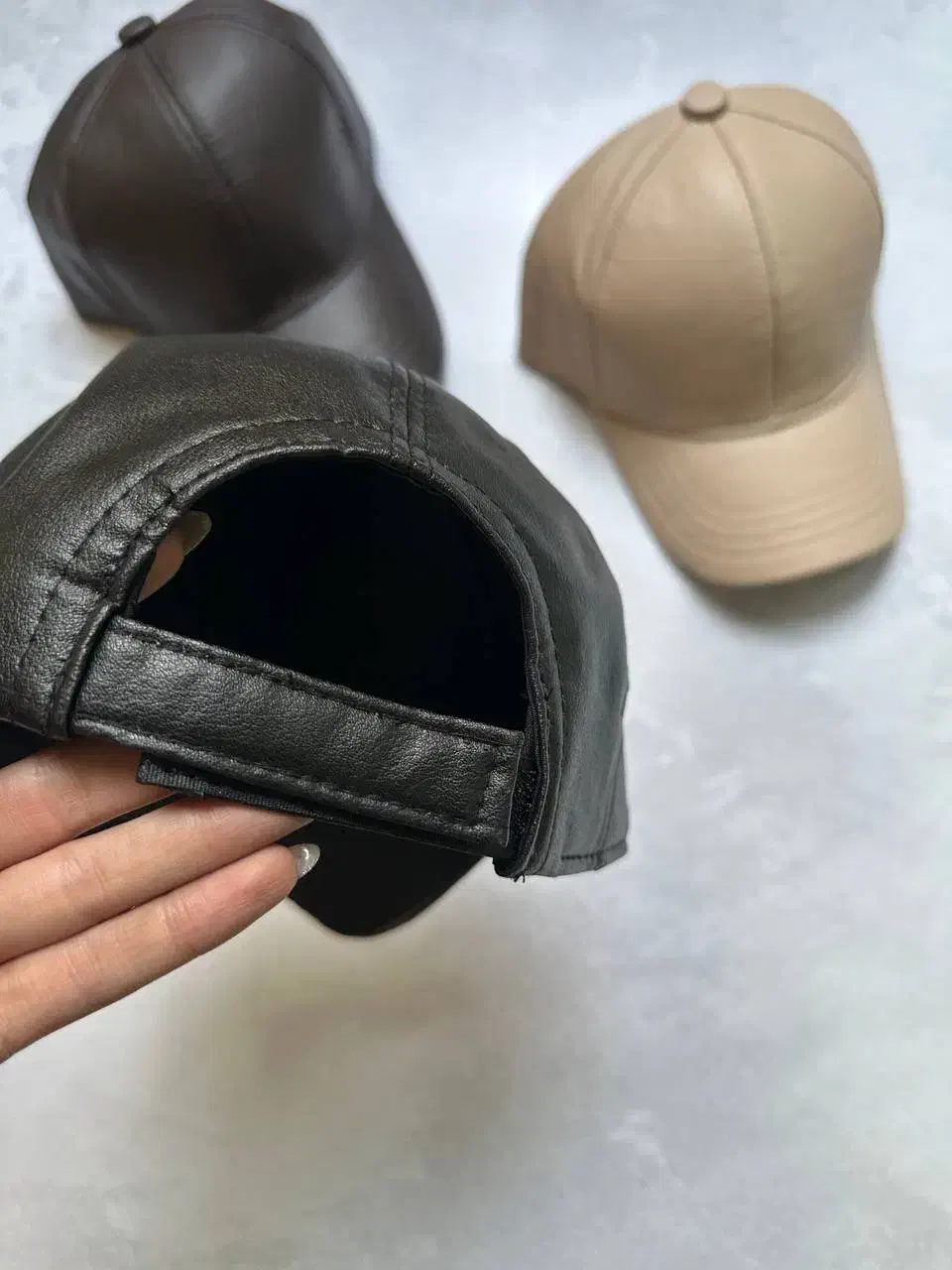 کلاه چرم|لباس|چالوس, |دیوار