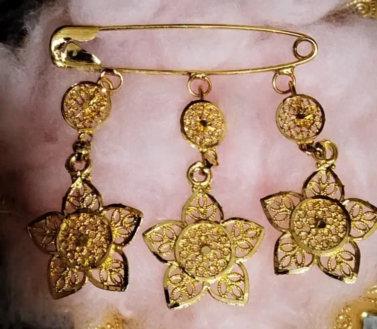 سنجاق و پلاک بدل|بدلیجات|شیراز, کوشک میدان|دیوار