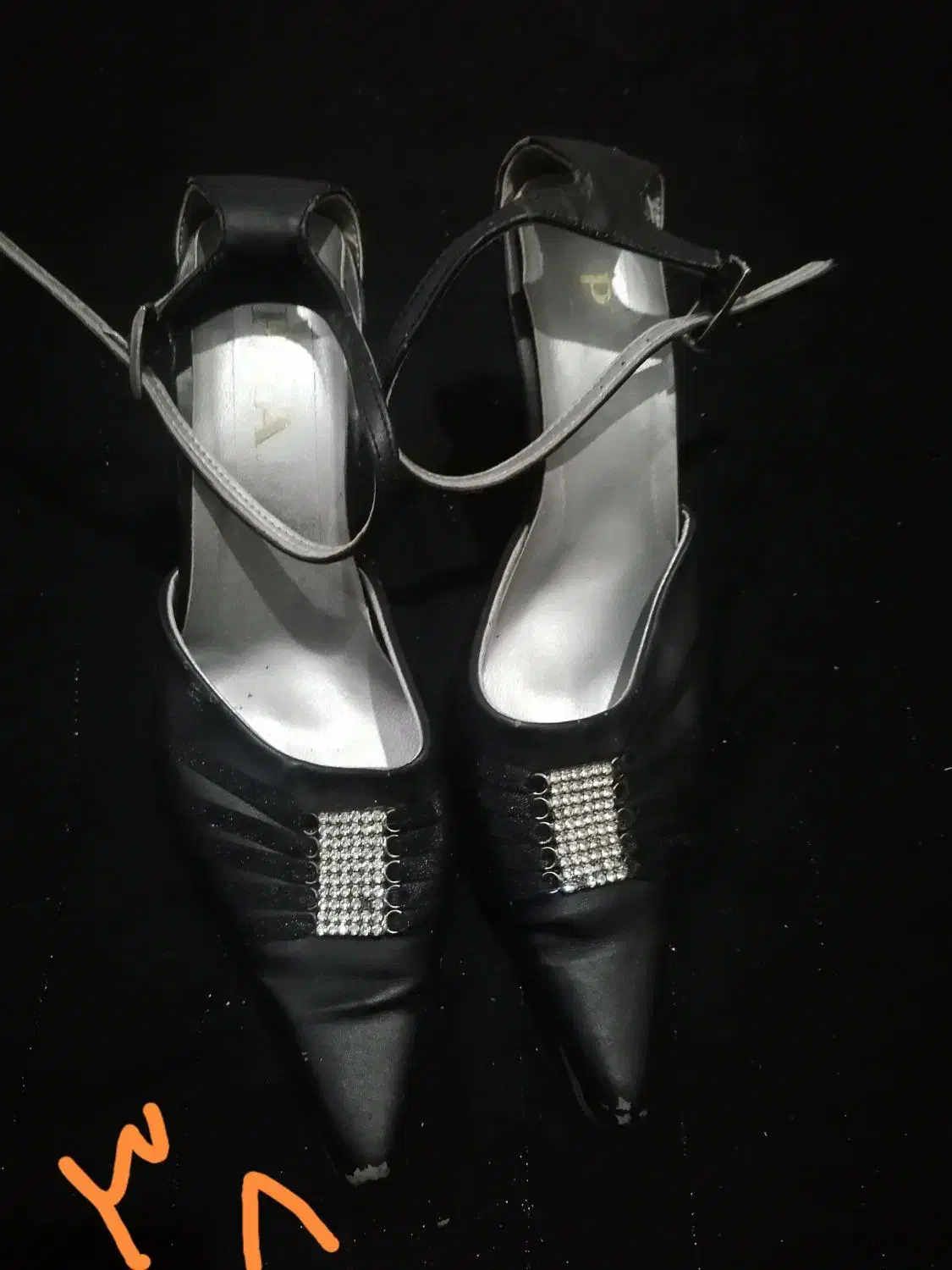 کفش|کیف، کفش، کمربند|قم, ولیعصر|دیوار