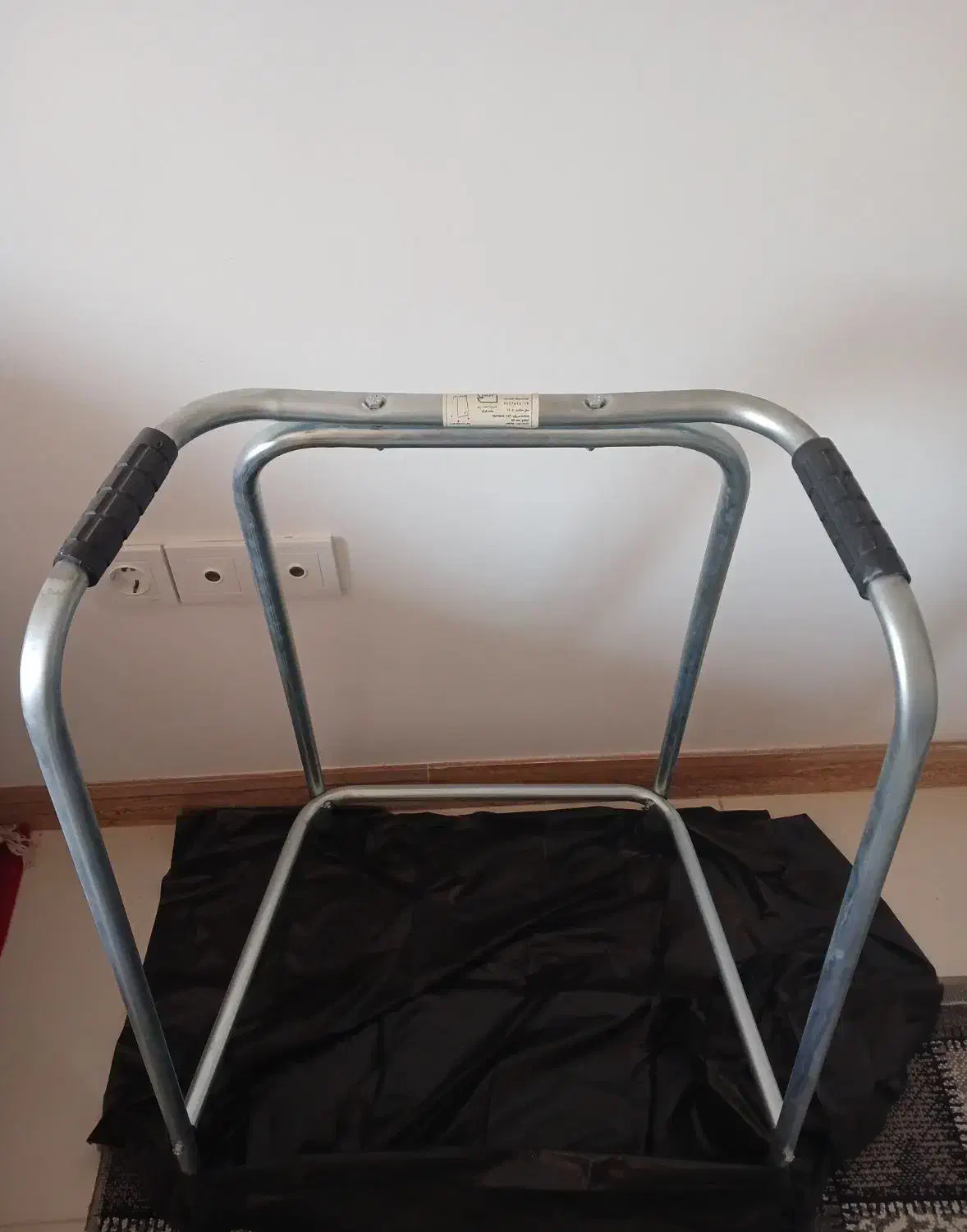 واکر نووکاملا سالم|پزشکی|صدرا-فارس, فاز ۱|دیوار