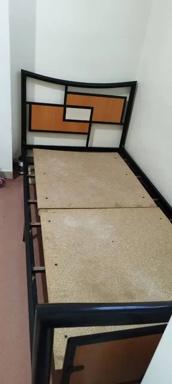 تخت فلزی|تخت و سرویس خواب|شاهین‌شهر, عطار|دیوار