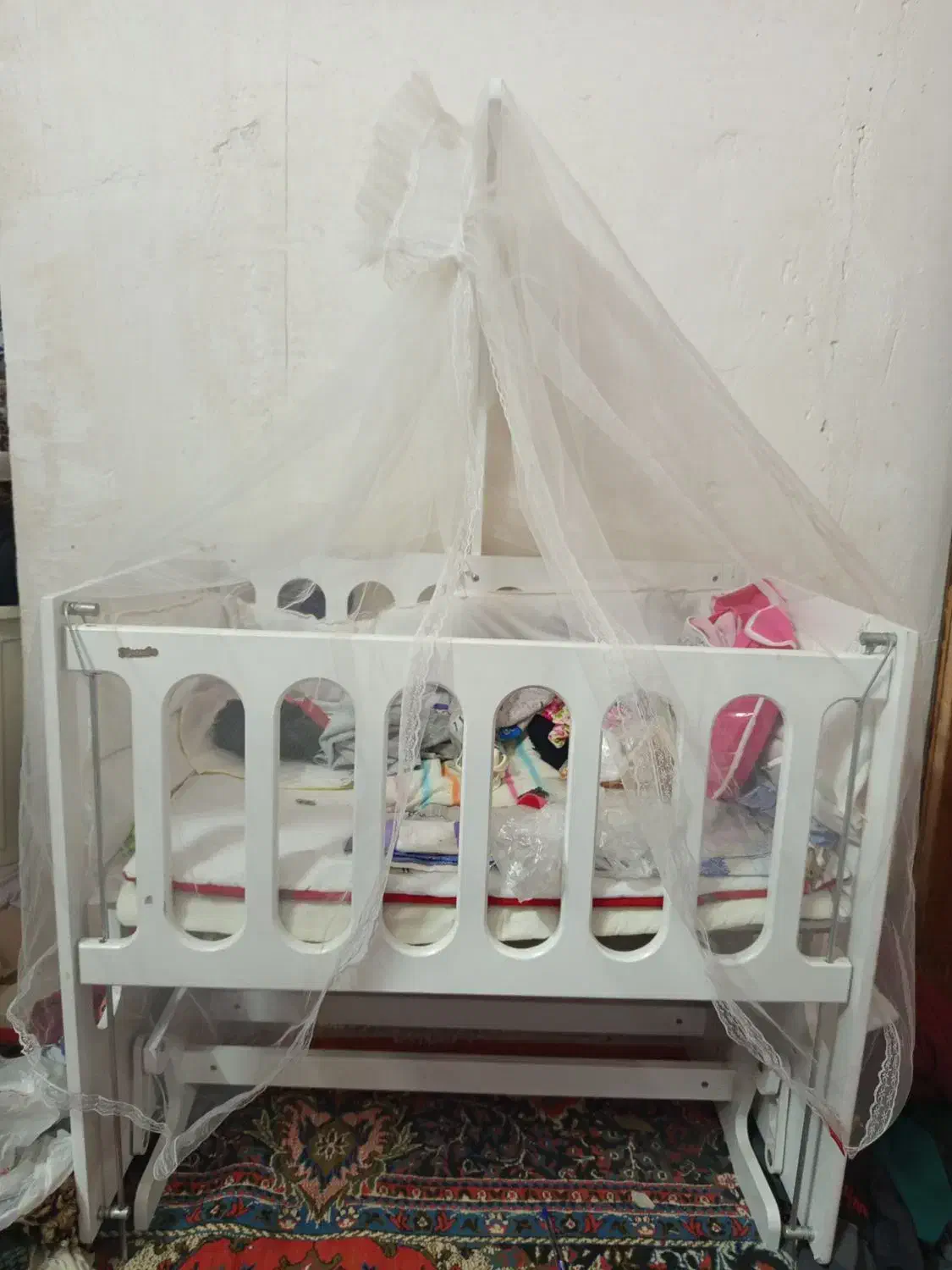 تخت نوزاد|تخت و صندلی بچه|کوه چنار, |دیوار