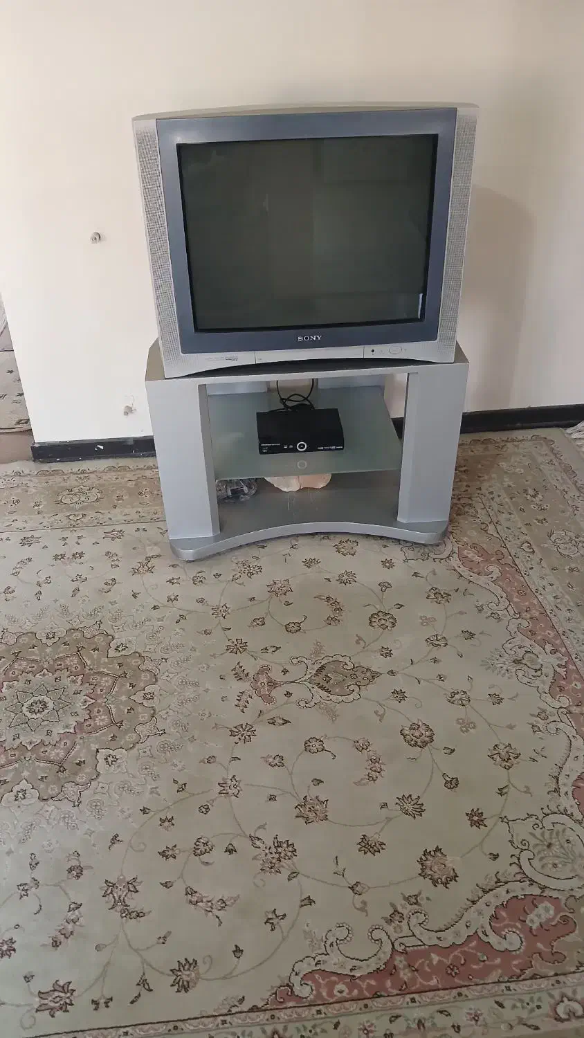 تلویزیون سونی و دستگاه دیجیتال داخلی|تلویزیون و پروژکتور|کیلان, |دیوار