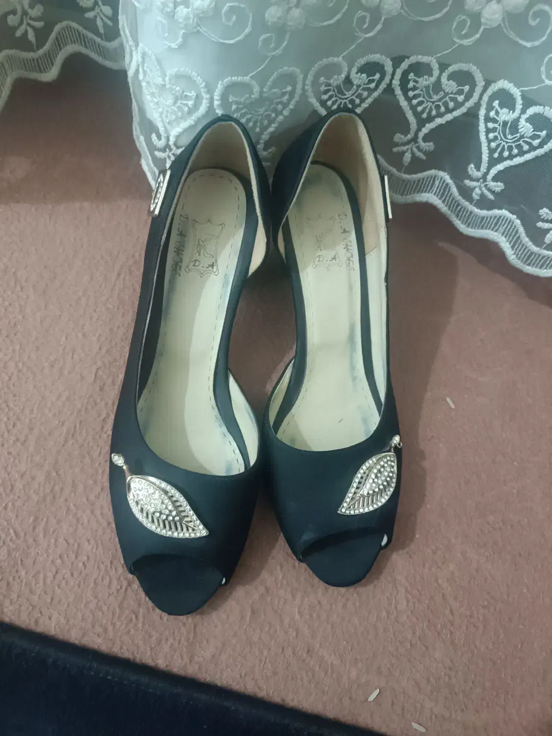 کفش|کیف، کفش، کمربند|زابل, |دیوار