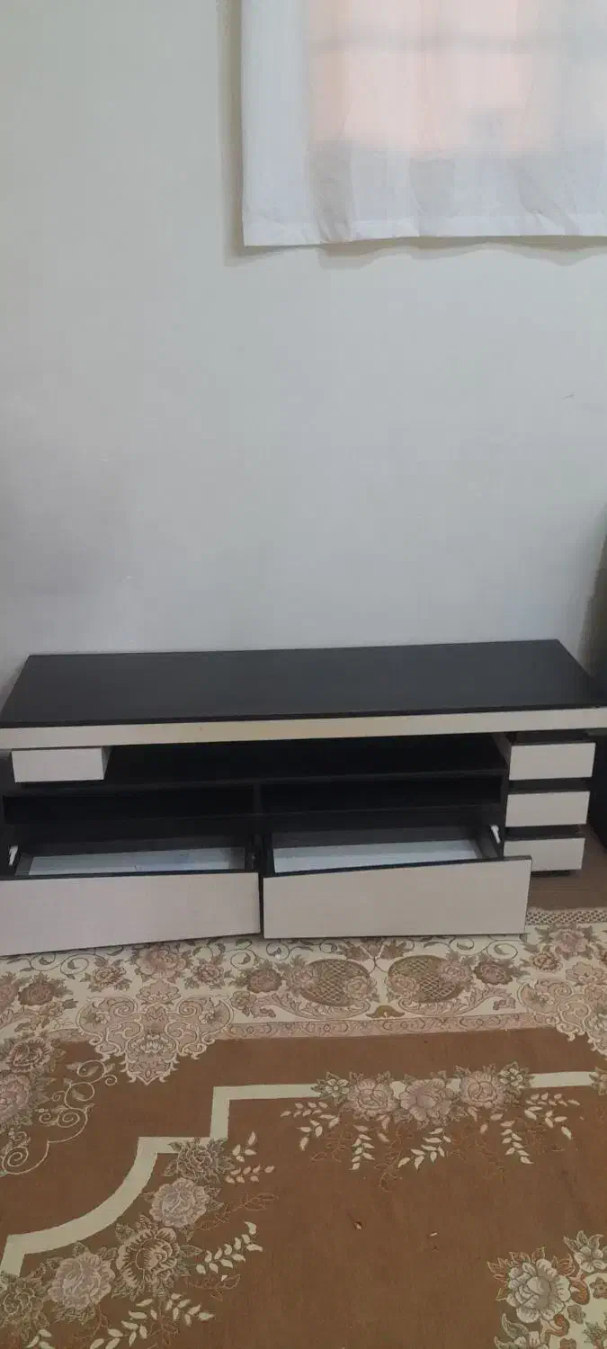 میز تلویزیون درحد نو استفاده نشده|میز تلویزیون|شاهین‌شهر, حافظ شمالی|دیوار