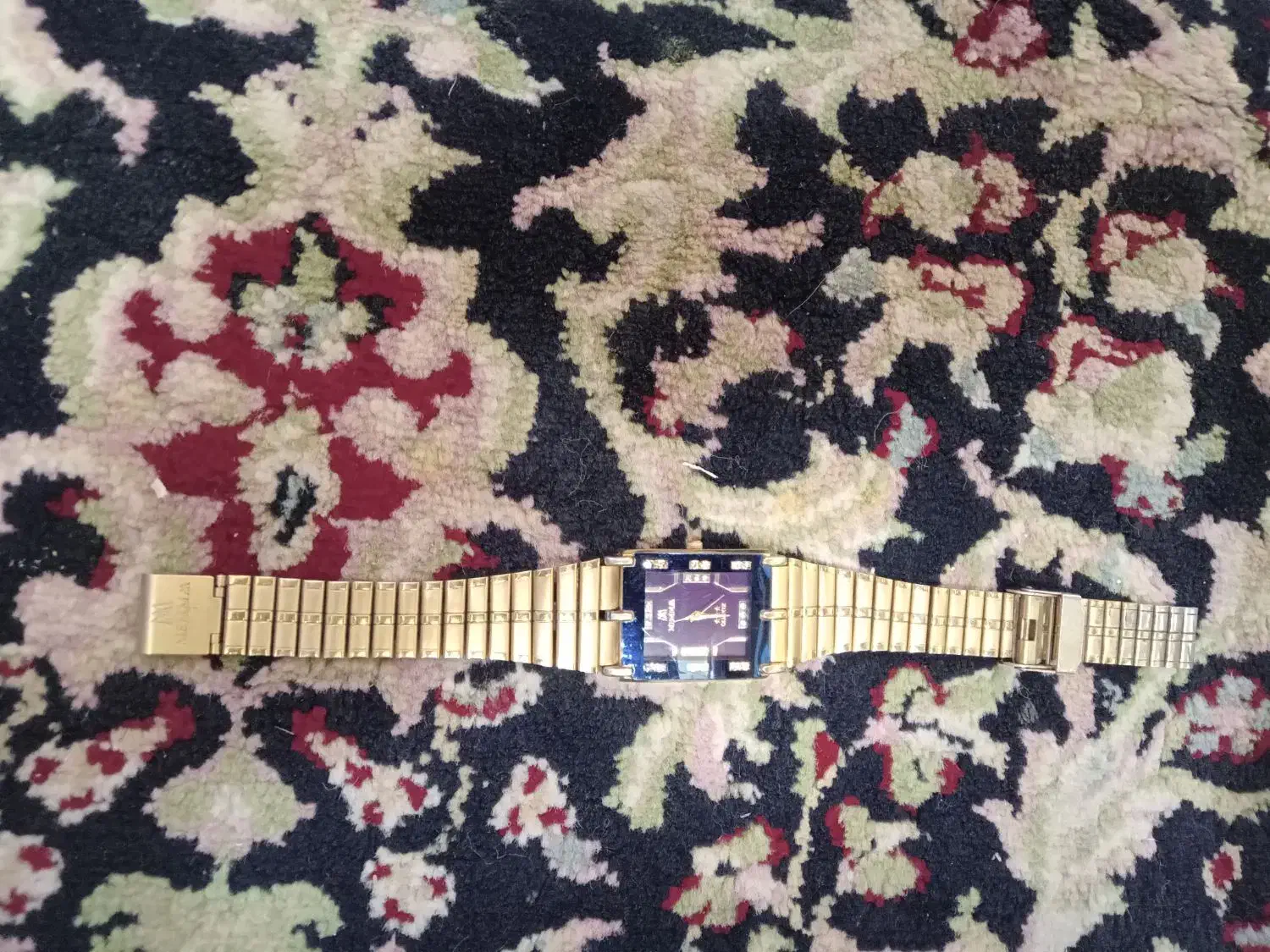 یک عدد ساعت زد اب|ساعت|بم, |دیوار