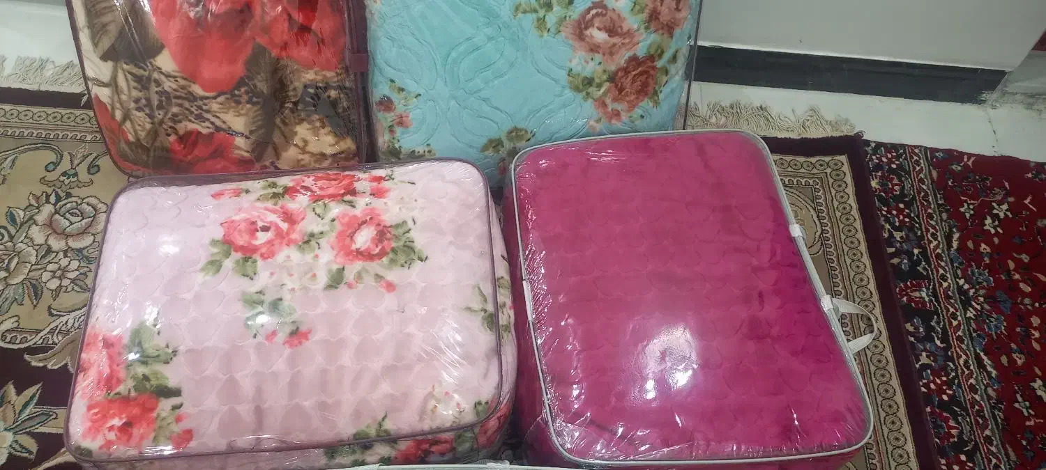 بعلت تغییر شغل فروش زیر قیمت بازار|رختخواب، بالش، پتو|خرم‌آباد, |دیوار