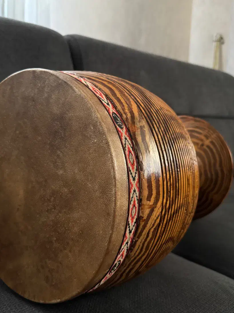 تنبک شیرانی دو مهر ER|سازهای سنتی|شیراز, میدان قائم|دیوار