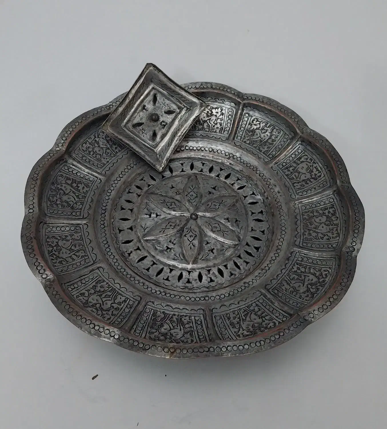 آفتابه و لگن آنتیک|کلکسیون اشیاء عتیقه|ری, تصفیه خانه|دیوار