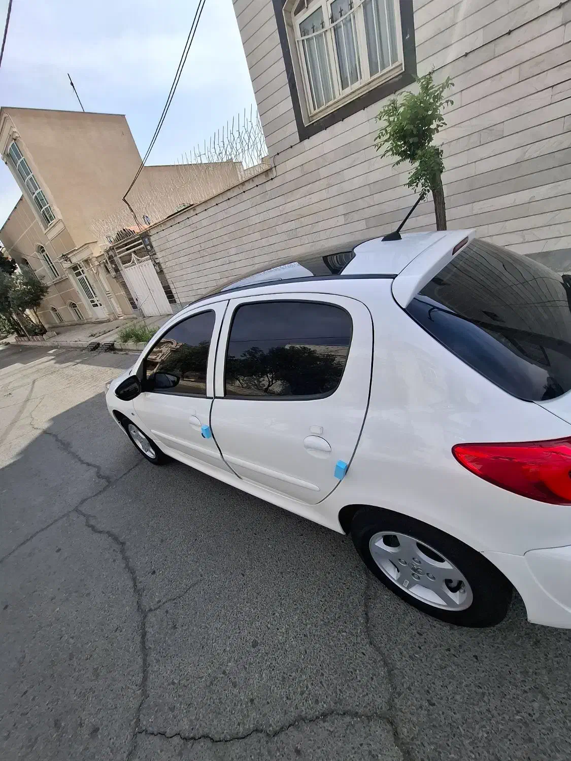 ۲۰۷ پانا|خودرو سواری و وانت|اندیشه, اندیشه فاز ۳|دیوار