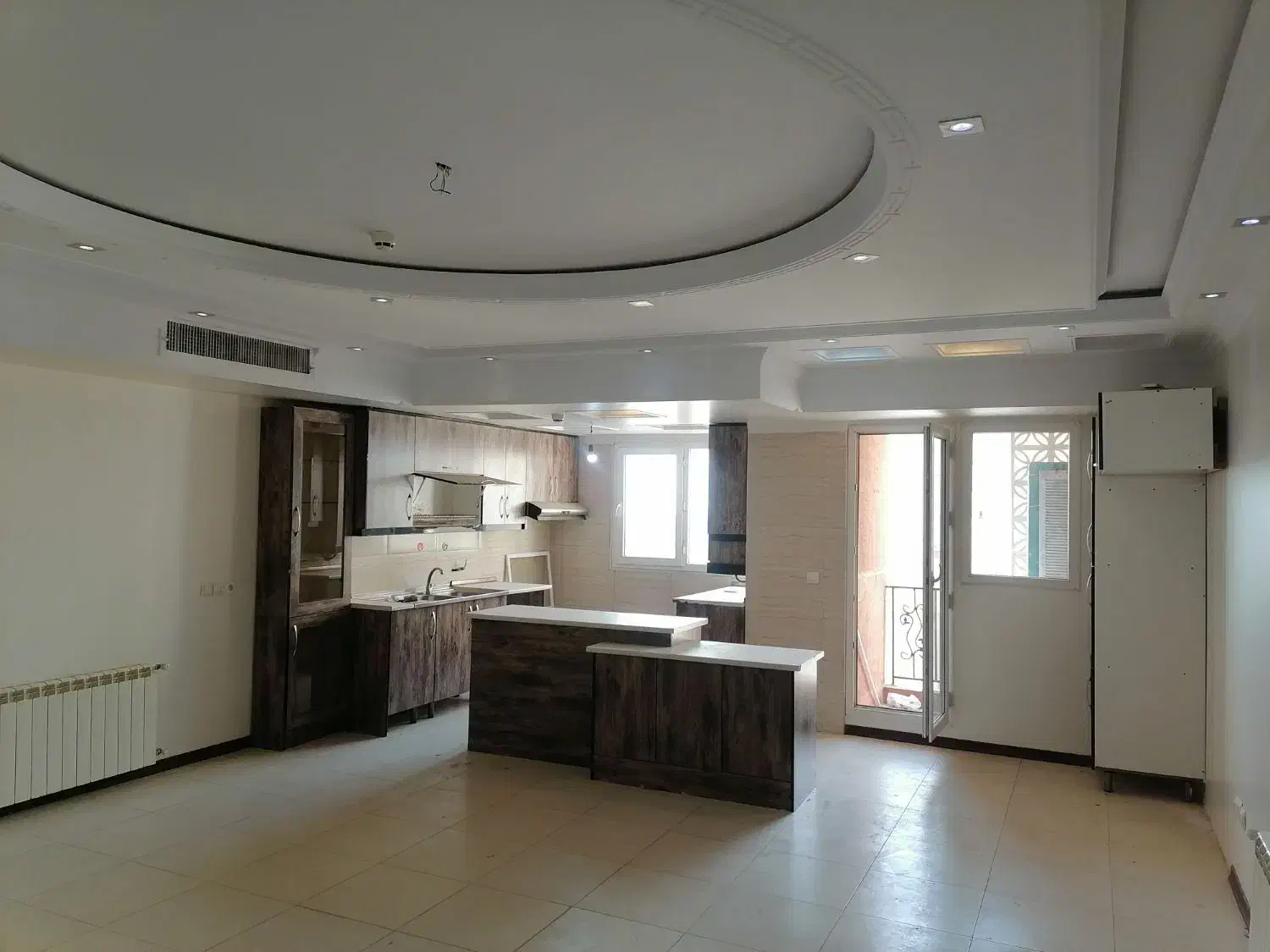 ۱۱۵ متر برج نرگس/ویو باز و بدون مشرف/تخلیه/فوری