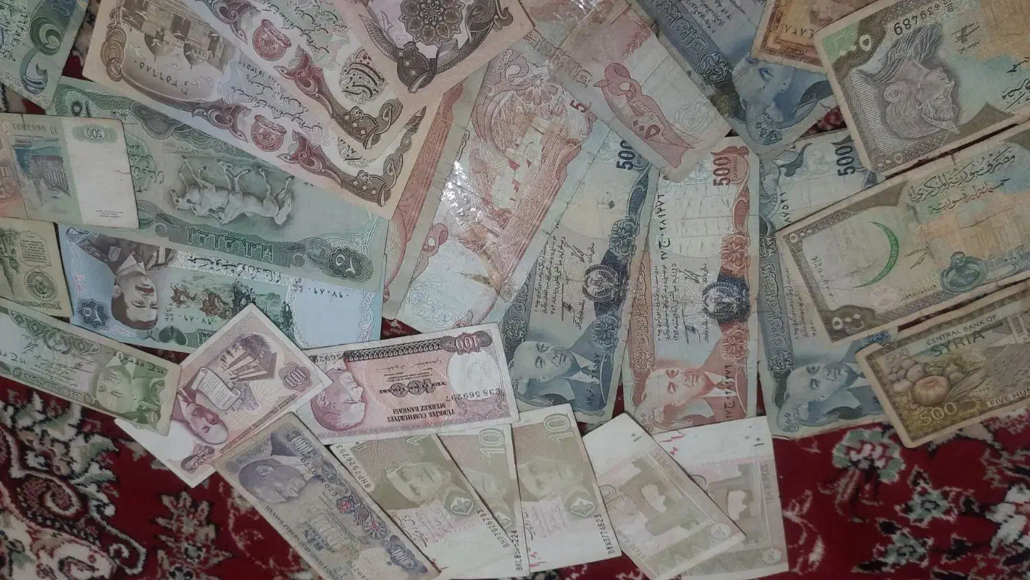 42 اسکناس خارجی|کلکسیون سکه، تمبر، اسکناس|تبریز, |دیوار