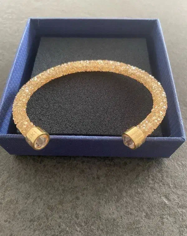 دستبند اورجینال سواروسکی همراه جعبه و بگ هدیه|بدلیجات|رشت, دیلمان|دیوار