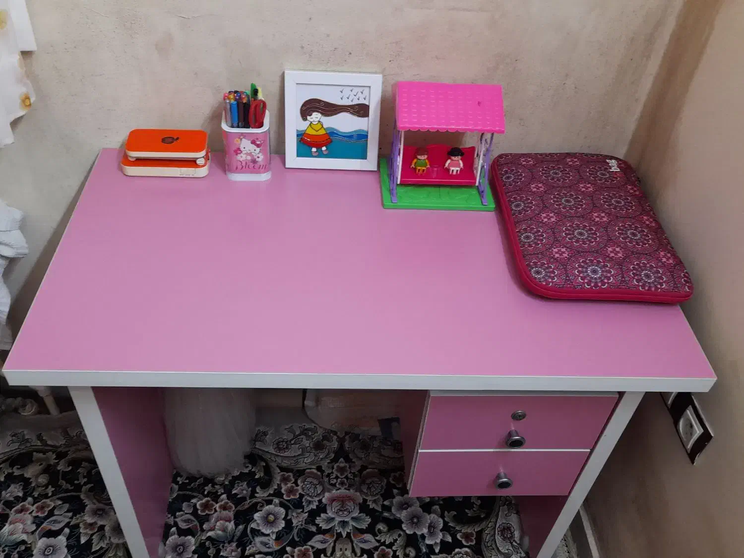 میز تحریر|میز تحریر و کامپیوتر|بابل, |دیوار