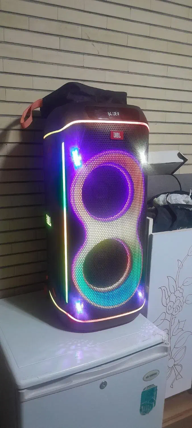 پارتی باکس JBL شرکتی شارژی|صوتی و تصویری|بروجن, |دیوار