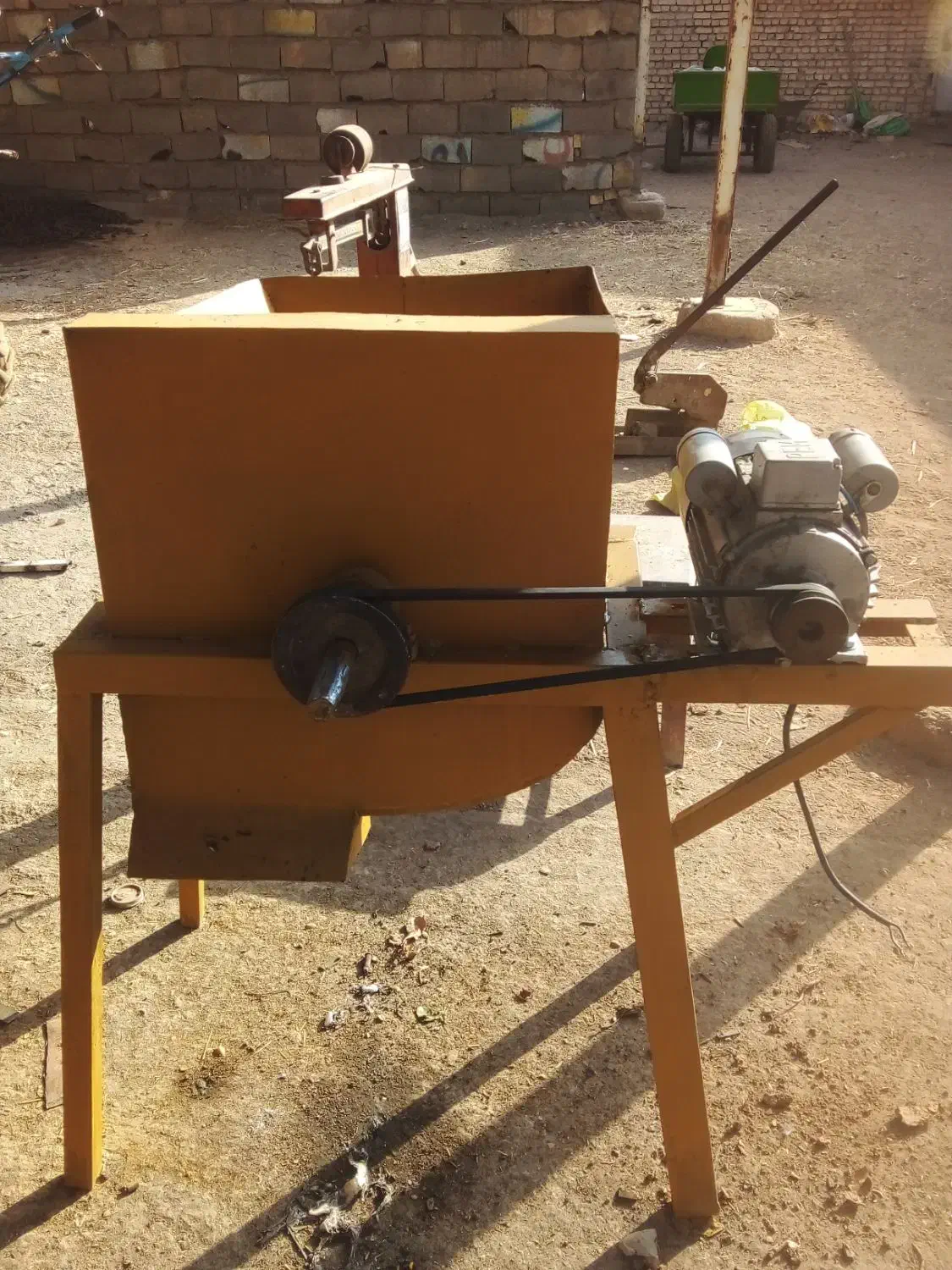 چقندرخوردکن|خردکن، آسیاب، غذاساز|اصفهان, براآن شمالی|دیوار