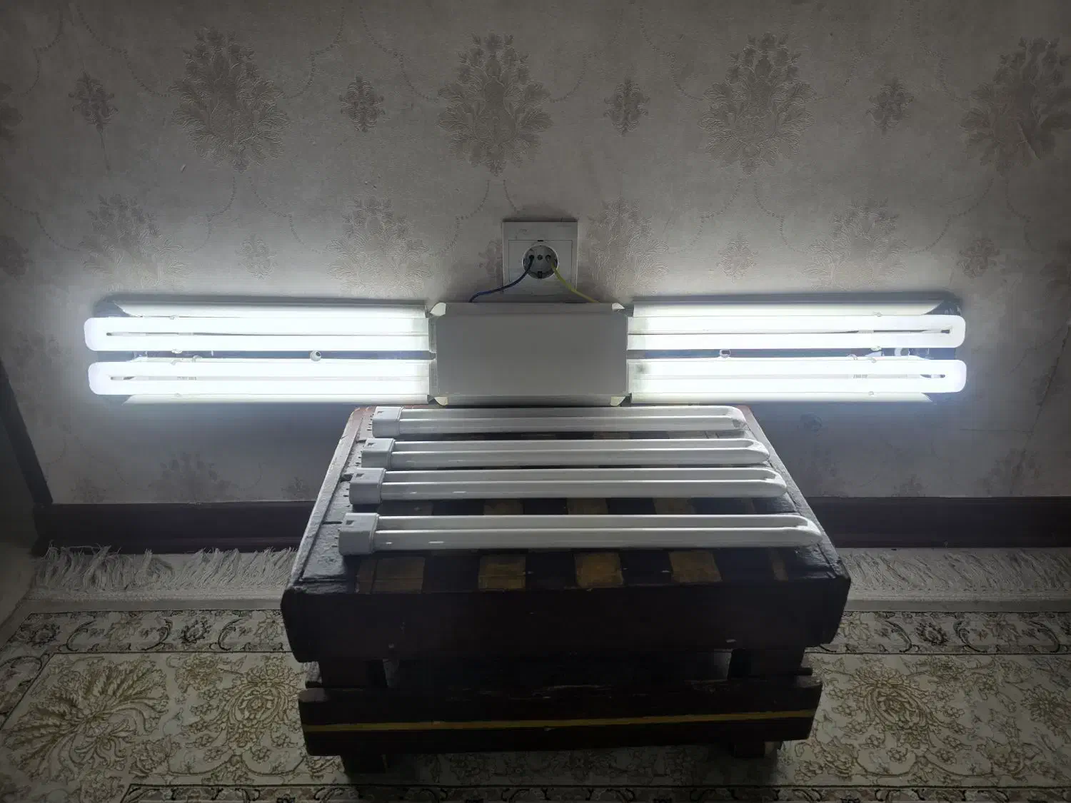 مهتابی و چراغ خواب یا راهرو یا سرویس|لامپ و چراغ|شیراز, گود خزینه|دیوار