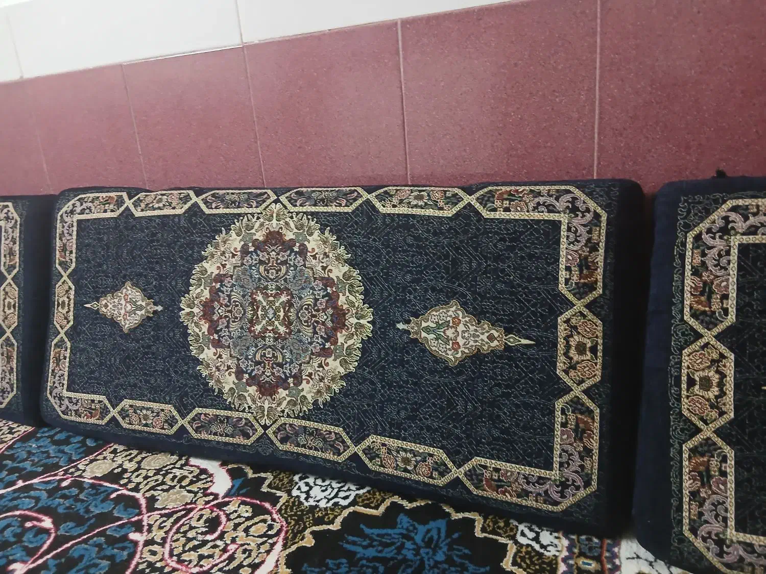 پشتی|پشتی|اصفهان, همتآباد|دیوار