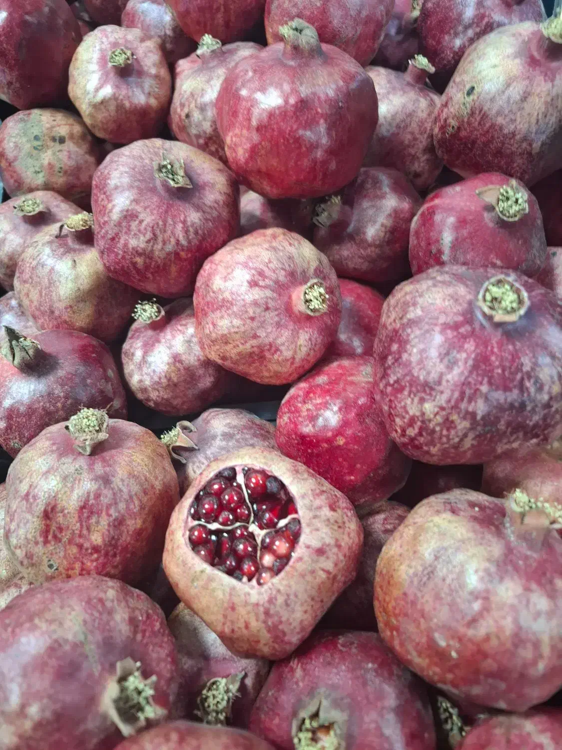 ..آب انار طبیعی خالص..|خوردنی و آشامیدنی|تهران, منیریه|دیوار