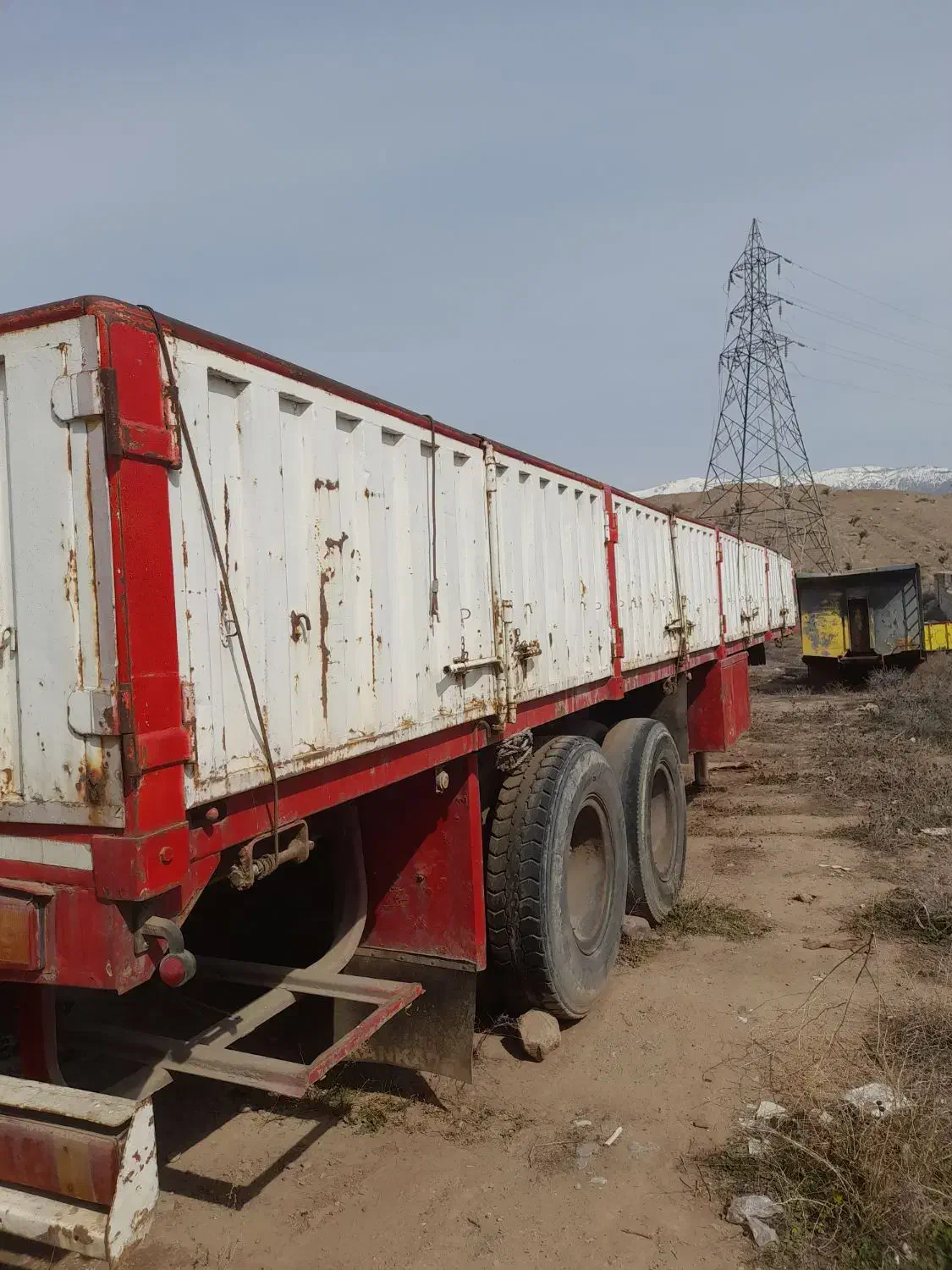 تریلی لبه دار|خودرو سنگین|رشت, لاکان|دیوار