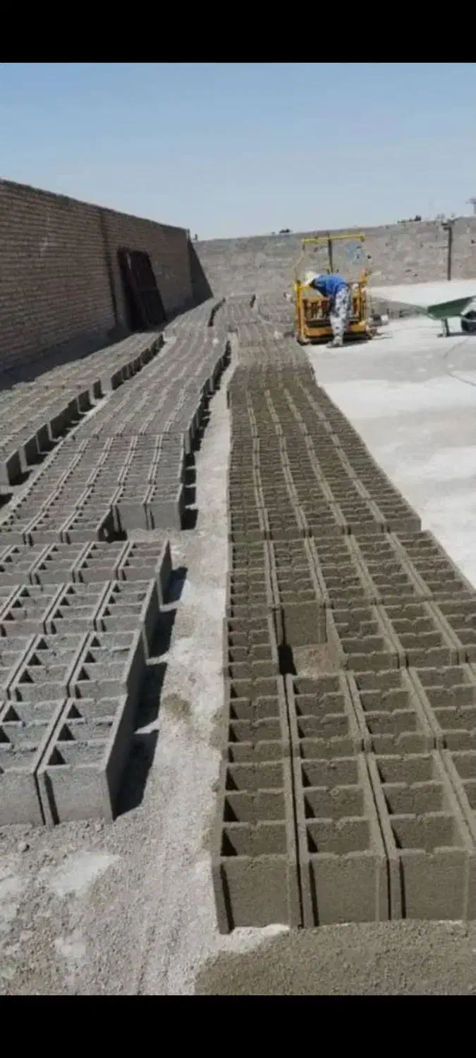 احتیاج به راننده نیسان و بلوک زن|استخدام صنعتی، فنی، مهندسی|کرمان, |دیوار