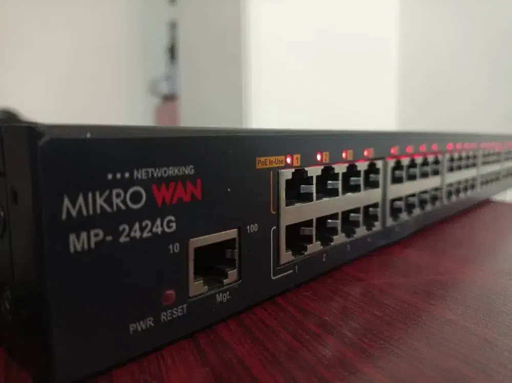 سوئیچ میکروون مدل MikroWan PoE MP-2424G|مودم و تجهیزات شبکه|تهران, استاد معین|دیوار