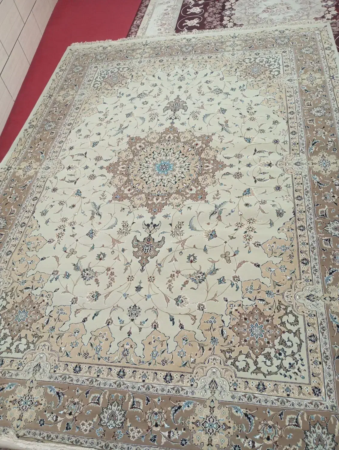 فرش 9 متری 500 شانه تراکم 1000|فرش|شیراز, شهرک مهدی‌آباد|دیوار