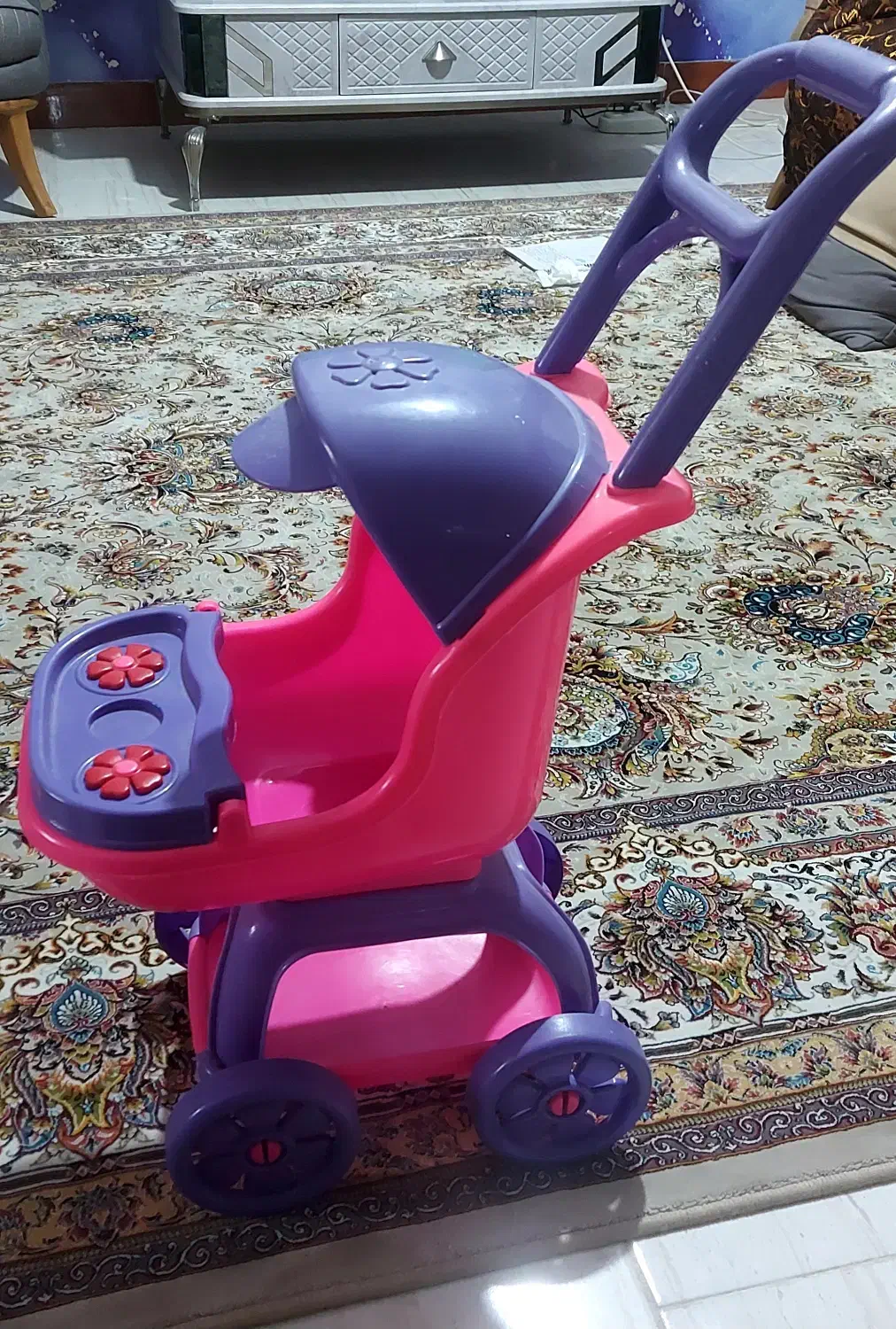 کالسکه بازی|اسباببازی|لاهیجان, انقلاب|دیوار