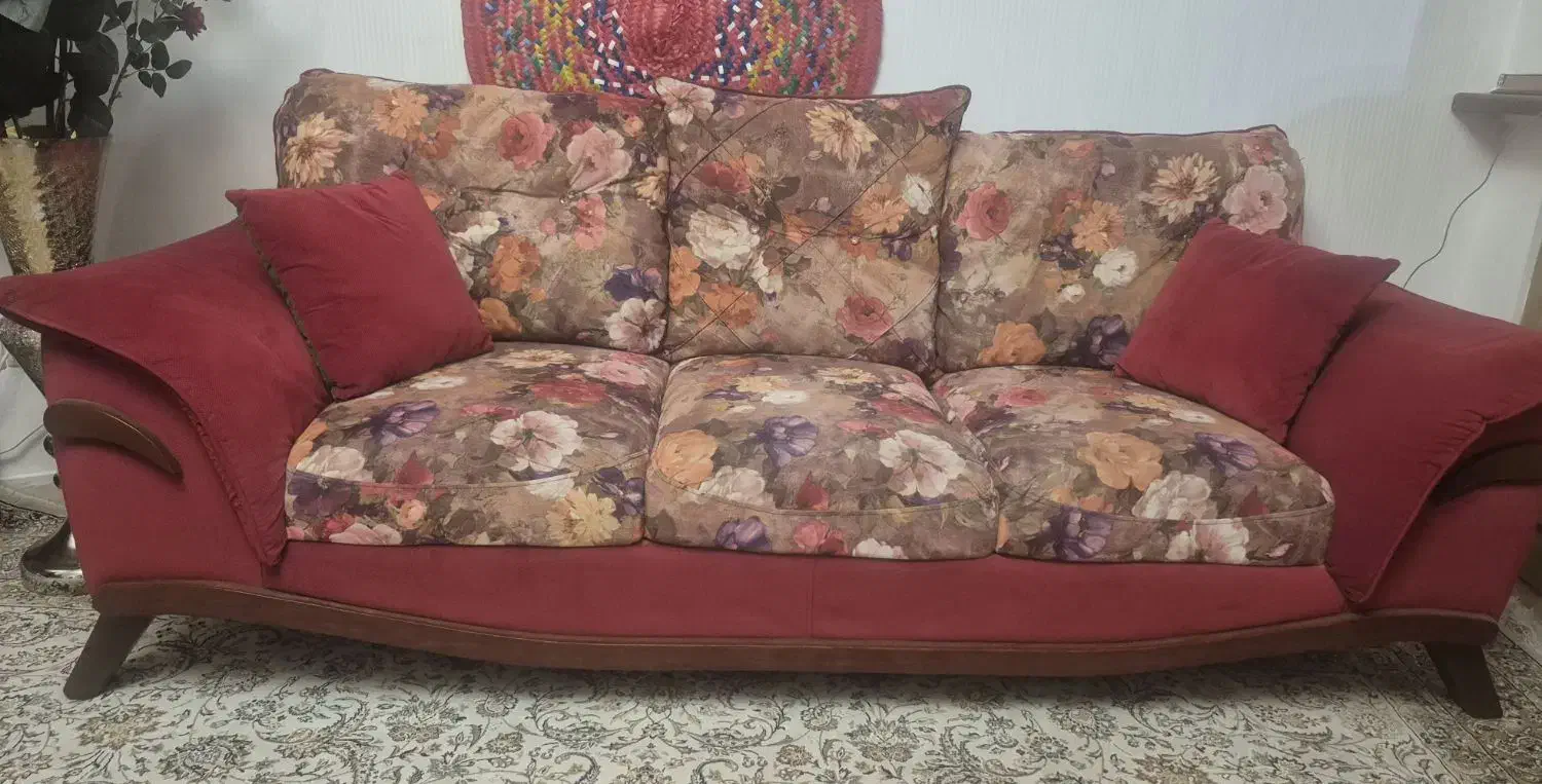 فروش مبل به انضمام میز آشپزخانه و چهار عدد صندلی|مبلمان خانگی و میز عسلی|تهران, هفت چنار|دیوار