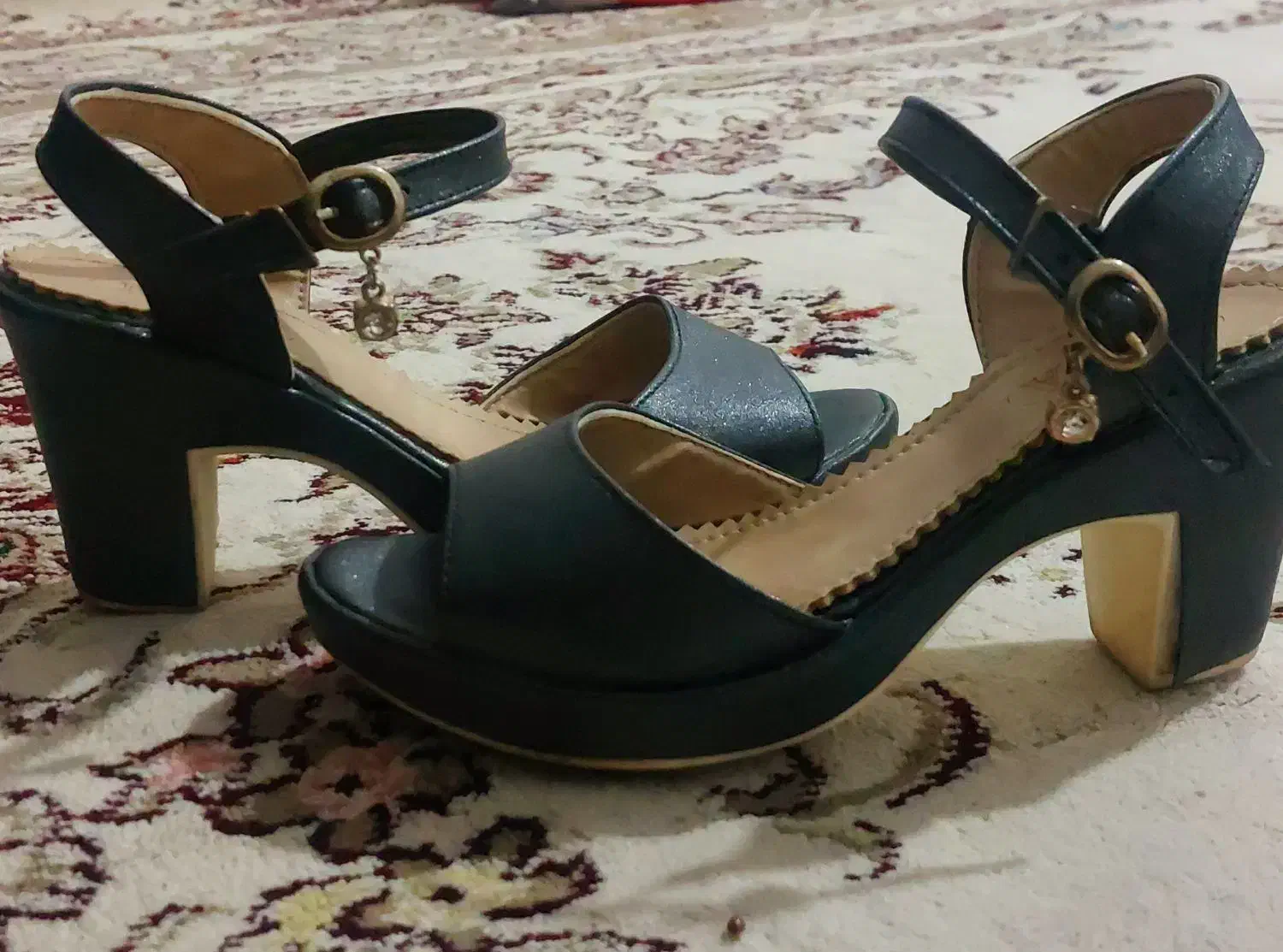 کفش|لباس|گرگان, |دیوار