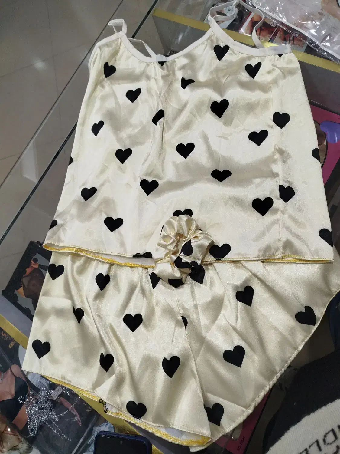 فروش انواع لباس زیر و لباس خواب|حراج|شاهینشهر, حافظ شمالی|دیوار