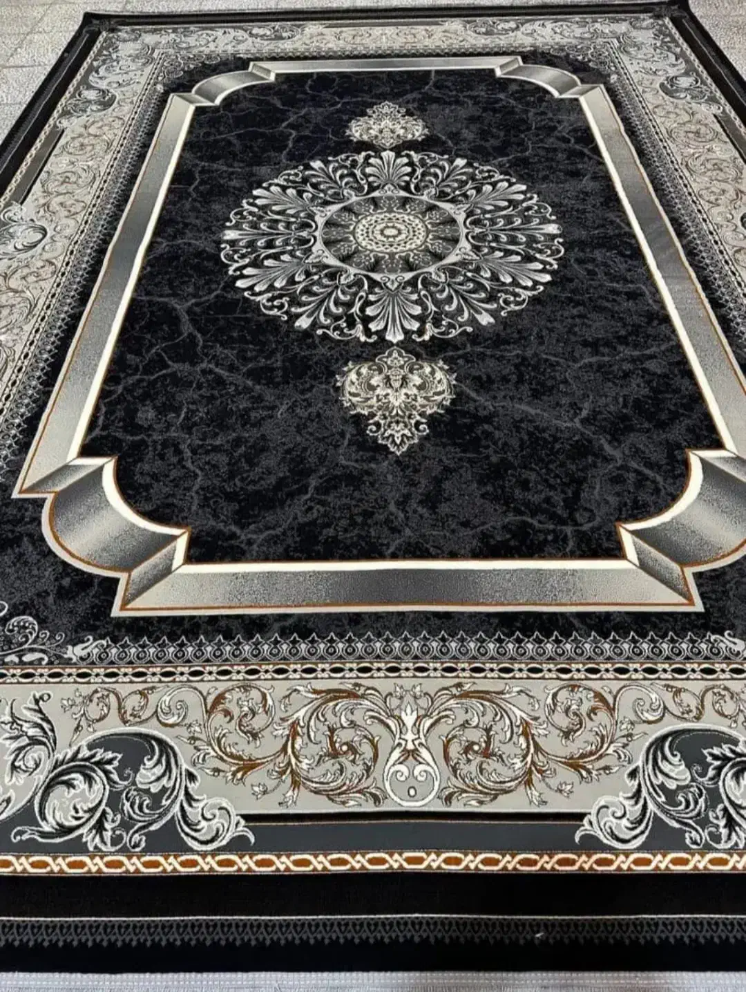 بعلت ورشکستگی کارخانه قیمت.فرش ها.واقعی می باشد+|فرش|زرند, |دیوار