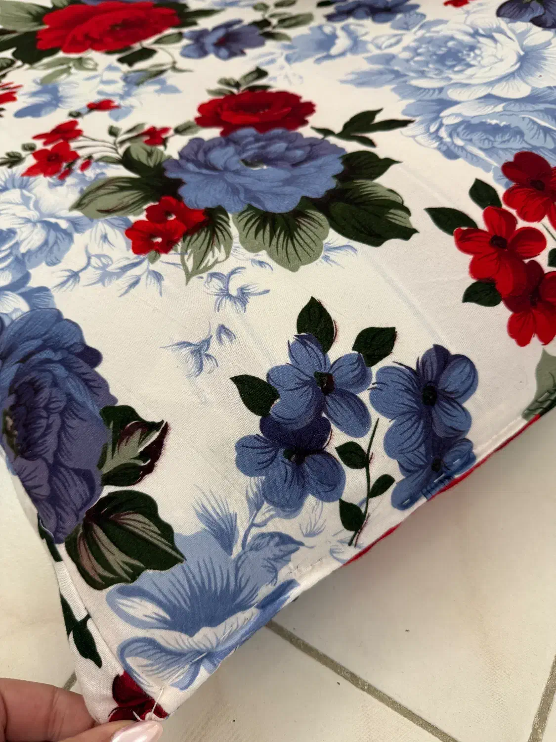 تشک و ملافه|رختخواب، بالش، پتو|ساری, |دیوار