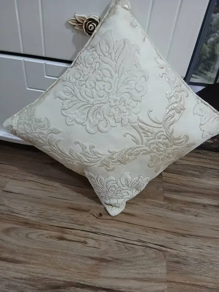 کوسن|رختخواب، بالش، پتو|اهواز, کوی باهنر|دیوار