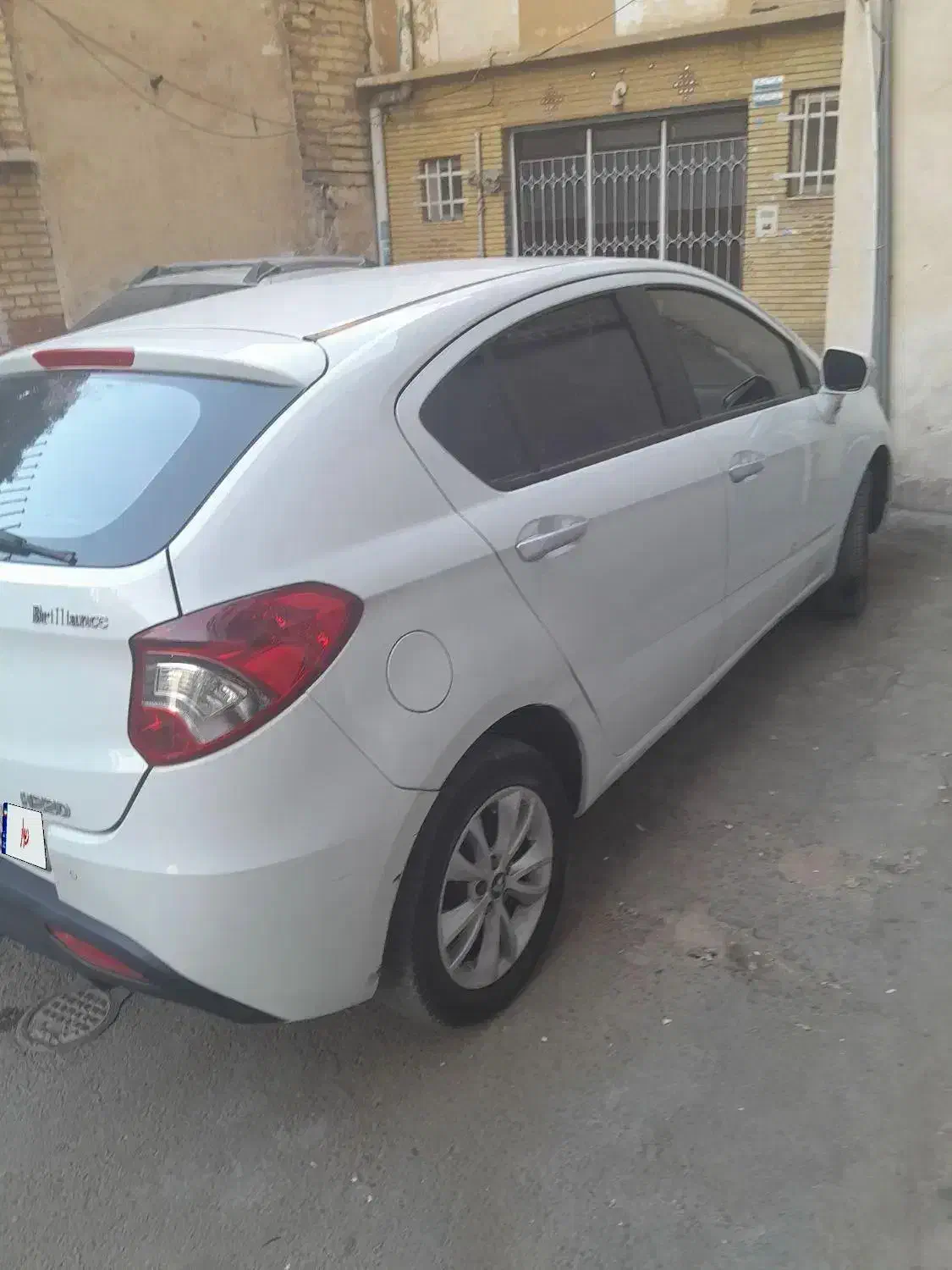 برلیانس ۲۲۰ اتومات|خودرو سواری و وانت|شیراز, باغ تخت|دیوار