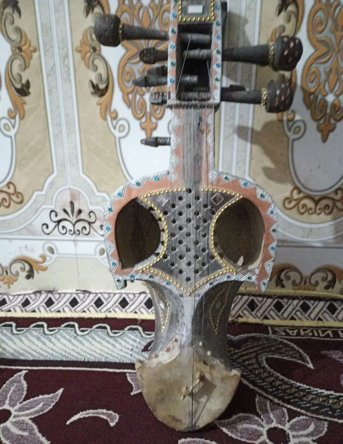 قیچک|سازهای سنتی|بم, |دیوار