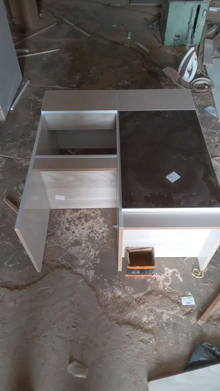 میز آرایش|تخت و سرویس خواب|خاش, |دیوار