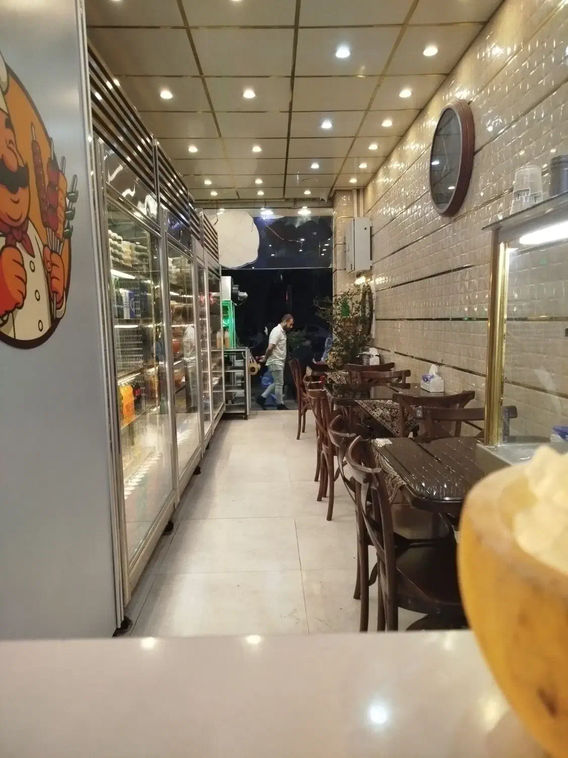 استخدام کارگر ساده در رستوران معتبر|استخدام خدمات فروشگاه و رستوران|تهران, تهرانپارس غربی|دیوار