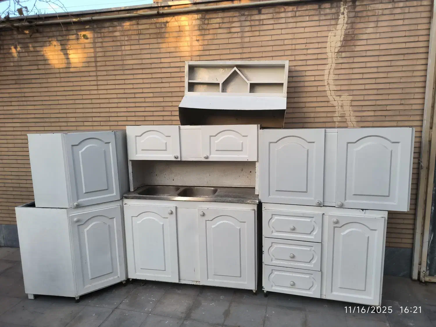 تعدادی کابینت فلزی سالم|مصالح و تجهیزات ساختمان|زرند, |دیوار