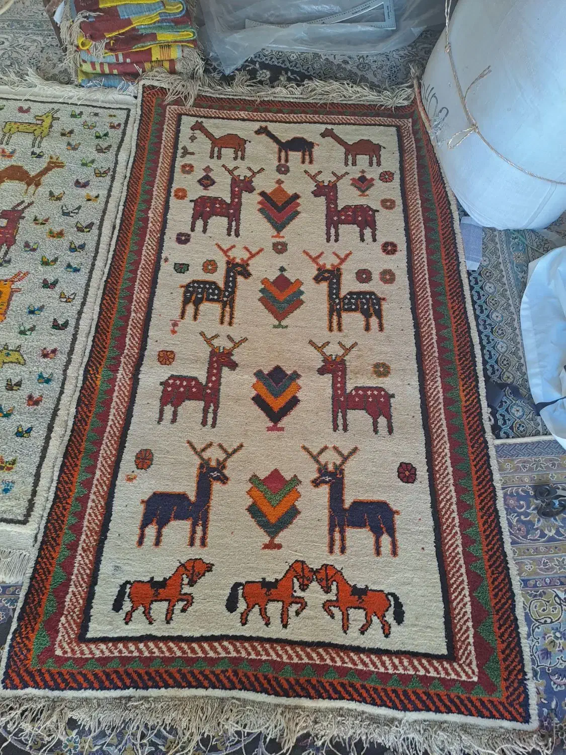 دستباف بافت  گلیم و گبه|گلیم، جاجیم، گبه|کازرون, |دیوار