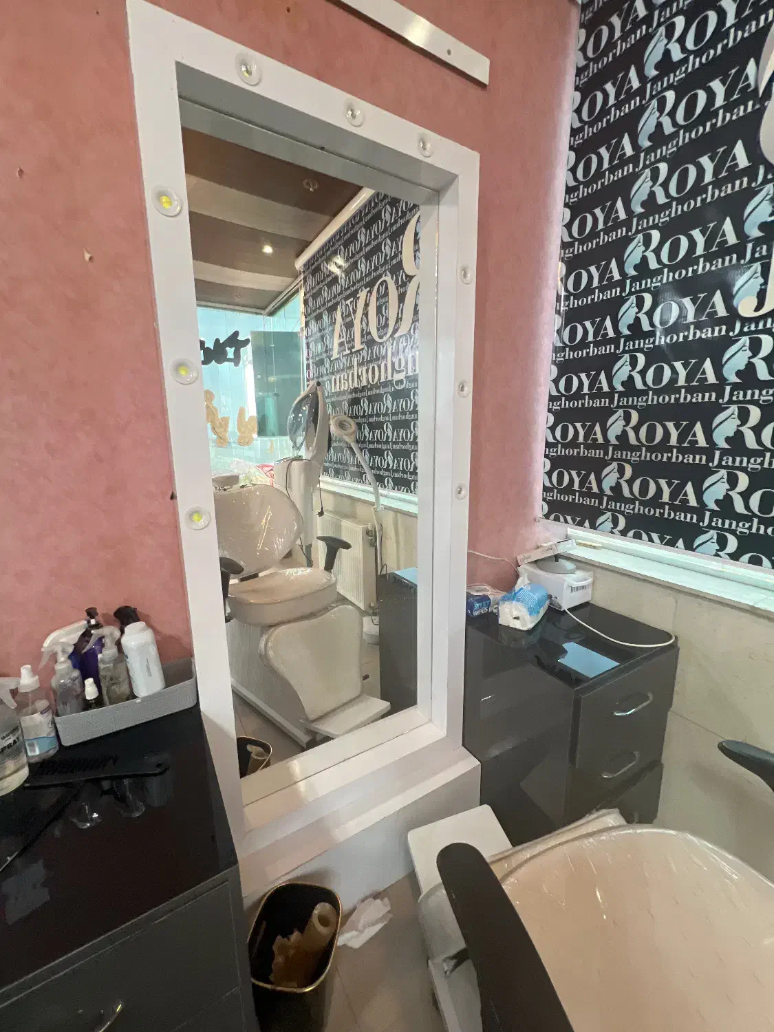 کلیه وسایل سالن به فروش میرسن|آرایشگاه و سالنهای زیبایی|شاهینشهر, فردوسی|دیوار