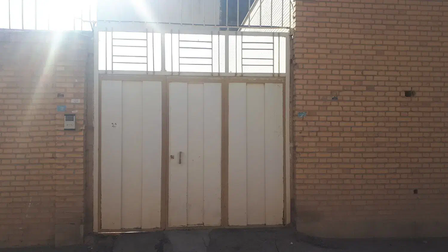 دو عدد در سه لنگه حیاط و پارکینگ وپنجره آلومینیم|مصالح و تجهیزات ساختمان|شهرضا, |دیوار